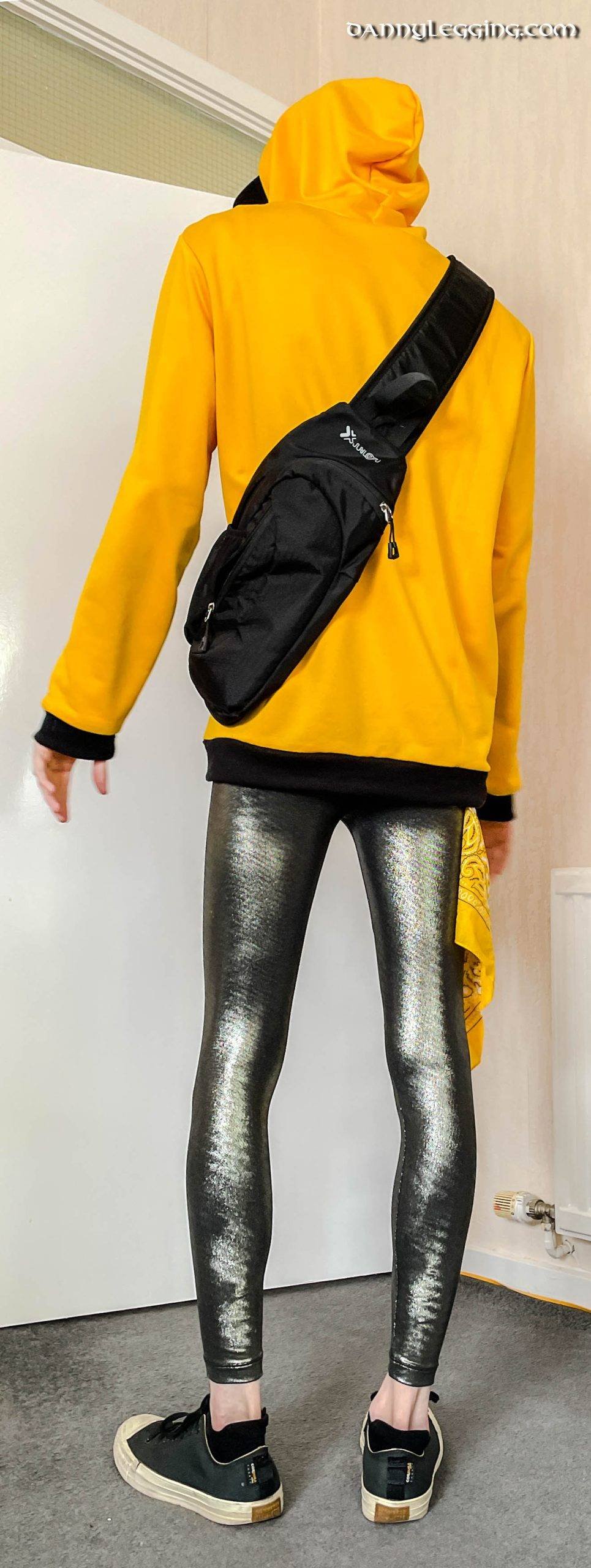 danny legging, koral mettalic gunmetal leggings, outfit, bandana, summer, spring style